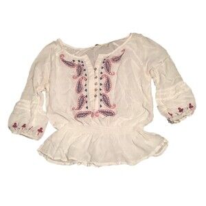 Solitaire top Women Large white semi sheer paisley embroidery 3/4 sleeve bloused